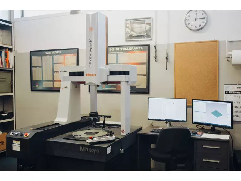 Macchina di Controllo Tridimensionale Motorizzata Mitutoyo interconnessa 4.0 - Sala Metrologica.webp